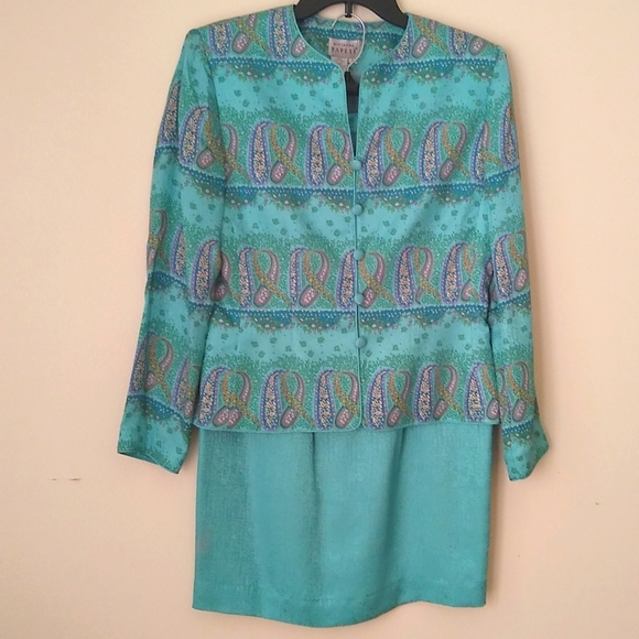 Adrianna Papell Dresses & Skirts - ADRIANNA PAPELL| Women 100% Silk | A-line Full| 8| Paisley| Skirt Sets |